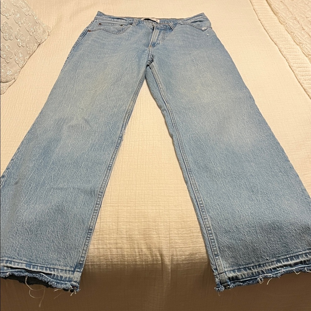 Abercrombie & Fitch 90’s Relaxed High Rise Jeans. Size 6